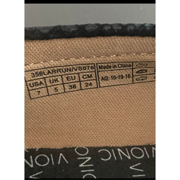 Vionic Chill Larrun Loafers Black Leather Snake Print Pull On US 7 - Picture 5 of 11